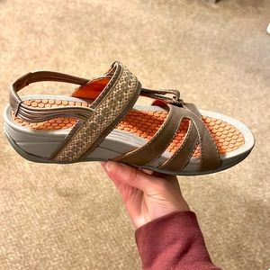BareTraps Women’s Size 6.5 Sandals